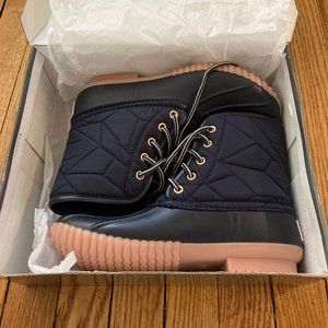 Simply Southern NWT Duck Boots (Size 6)